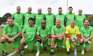 Fußball: Freundschaftsspiel TuS Victoria Dehme Stadtauswahl Bad Oeynhausen - Weisweiler Elf von Borussia Mönchengladbach (grün) 2:7 (1:4) - Jürgen Krüger