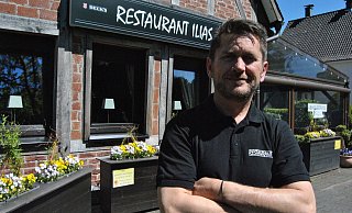 Gastronom Vasileios Tsiamatos ist froh, sein Restaurant wieder öffnen zu dürfen. - Ludger Osterkamp