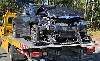 In dem Skoda saßen vier Personen. Zwei von ihnen wurden leicht verletzt.  - Ralph Meyer