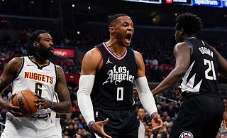 Hat offenbar einen neuen Arbeitgeber in der NBA gefunden: Russell Westbrook (m) - Ryan Sun/AP/dpa