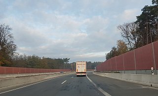 A33: Die Bodenwelle kurz vor der Abfahrt Halle-Zentrum in Fahrtrichtung Osnabrück  - Uwe Pollmeier
