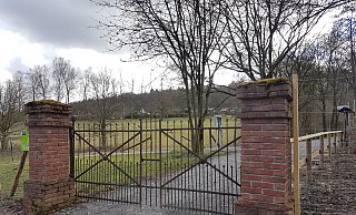 Kein Durchkommen mehr am Tierpark. Das Eingangsportal ist dicht. Das bedeutet lange Umwege. - Moritz Trinsch
