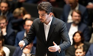 Lahav Shani ist beim Festival nicht willkommen. (Archivbild) - Sven Hoppe/dpa