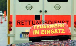 Die Feuerwehr rückte mit mehreren Wagen auf die A 33 aus - dann gab es glücklicherweise Entwarnung. - Symbolbild: Pixabay