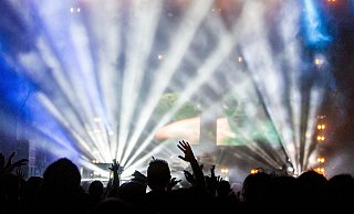Auch eine Party mit spezieller Kleiderordnung feiert an diesem Wochenende in Paderborn ihre Premiere. - Pixabay (Themenbild)
