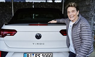 Die Bielefelderin Renate S. ist gerne mit ihrem weißen T-Roc unterwegs. Sie bekommt seit Sommer Knöllchen für Verkehrsvergehen, die sie definitiv nicht begangen hat. - Peter Unger