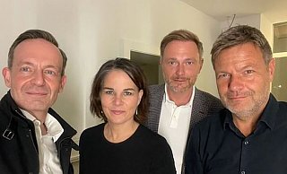 Es sah so cool aus und war doch Arbeit: Das Selfie der einstigen Gegner von Grünen und FDP bei der Bildung der Ampel-Koalition. (Archivbild) - Volker Wissing/FDP/instagram/dpa