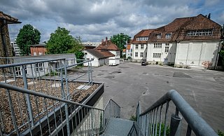 Der neue Bebauungsplan beschreibt, wo und wie auf dem Gelände der historischen Mitte (rechts das ehemalige Lyceum) gebaut werden darf. - Susanne Lahr