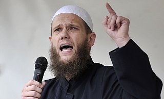 Sven Lau hat an einem Aussteigerprogramm teilgenommen, ist mittlerweile aber wohl wieder Teil der Salafisten-Szene. - dpa