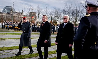 Der Bundespräsident würdigte die Bundeswehr, die tief verankert im freiheitlichen Gemeinwesen und «Armee unserer Demokratie» sei. - Kay Nietfeld/dpa