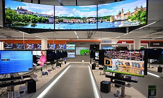 Media Markt und Saturn haben während der Fußball-EM mehr Fernseher verkauft. (Archivbild) - Henning Kaiser/dpa