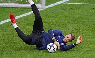 DFB-Torwart Manuel Neuer soll Probleme mit den Adduktoren haben. - Foto: Marcus Brandt/dpa
