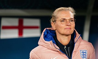 Englands Cheftrainerin Sarina Wiegman fordert mehr Trainerinnen im Fußball. - Zac Goodwin/PA Wire/dpa