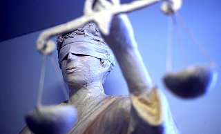 Die Angeklagten sind seit mehr 30 Jahren Geschäftsführer mehrerer Fitness-Center in Halle und Umgebung. - picture alliance / dpa