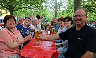 Für die Familien Bartsch und Beck ist der Bierboulevard jedes Jahr ein Muss. - Anthea Moschner