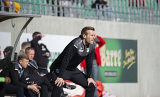 Ausblick: Rödinghausens Trainer Carsten Rump hat vor dem Spiel beim VfB Homberg den einen oder anderen Wechsel in der Startelf im Auge. - Joel Beinke