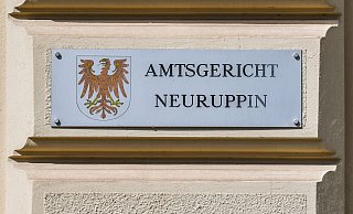 Das Amtsgericht Neuruppin hat einen Haftbefehl gegen einen 16-Jährigen wegen des Verdachts der Planung eines gemeinschaftlichen Terroranschlags erlassen. - Jens Kalaene/dpa-Zentralbild/dpa