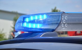 Bei einer Fahrt auf der Detmolder Straße in Richtung Lage, kam eine Herforderin mit ihrem Auto von der Spur ab und prallte gegen einen LKW. - Symbolbild: Pixabay