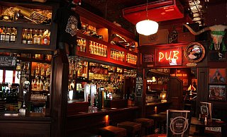 Einen Abend wie in einem Irish Pub verspricht das gastliche Dorf Delbrück am Freitagabend. - Themenbild (Pixabay)