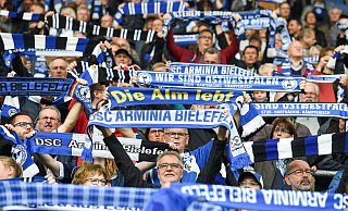 Der zwölfte Mann: Arminias Fans, wie hier im Heimspiel gegen Heidenheim, unterstützen leidenschaftlich die DSC-Profis. - Christian Weische
