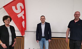 Mechtild Rothe und Heiner Engelbracht (r.) unterstützen den SPD-Bürgermeister-Kandidaten Marcus Kleinemeyer. - SPD Bad Lippspringe
