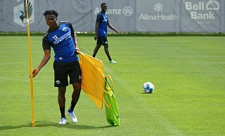 SCP-Akteur Kelvin Ofori, hier beim Trainingslager in den USA, kassierte jetzt erneut einen herben Rückschlag. - Benedikt Riemer