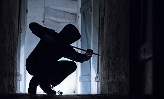 Einbrecher (Symbolbild) - Verwendung weltweit