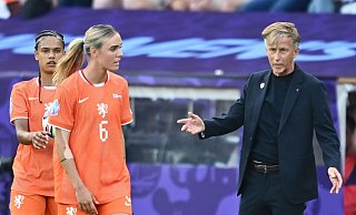 Was tun? Bondscoach Andries Jonker wählte gegen England die falschen Mittel. - Sebastian Christoph Gollnow/dpa