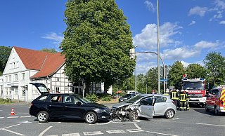 Die Fahrzeuge sind auf der B61 in Sichtweite zum Gütersloher Restaurant Purino zusammengestoßen. - Thorsten Heß
