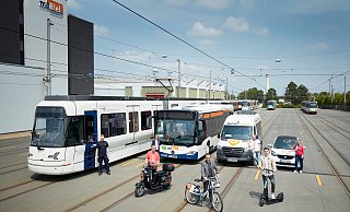 Die MoBiel-Fahrzeugflotte: Die Verkehrsbetriebe stellen sich mit Stadtbahn, Busse, Anton, Elektro-Auto, -Motorroller, -Bike- und -Tretroller auf die Mobilitätswende ein. - Thorsten Ulonska