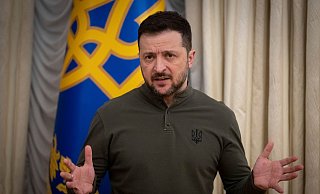 Der ukrainische Präsident Wolodymyr Selenskyj erwartet noch in dieser Woche das Eintreffen einer US-Delegation. - Efrem Lukatsky/AP/dpa