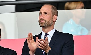Schon in der Vorrunde unterstützte Prinz Wiliiam die englischen Fußballfrauen beim 4:0-Sieg gegen die Niederlande im Stadion. Beim Finale wird er auch vor Ort sein. - Sebastian Gollnow/dpa