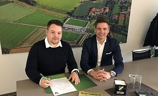 Weitere Zusammenarbeit fixiert: Jugendkoordinator Florian Langer und SV Rödinghausens Geschäftsführer Alexander Müller. - Max Moldehn