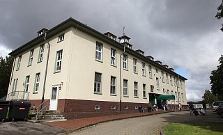 Anlaufstelle: In der Harewood-Kaserne in Herford sollen zukünftig auch Flüchtlinge registriert werden. - Frank-Michael Kiel-Steinkamp