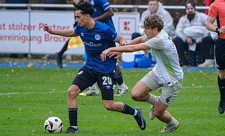 Arminias U 17, hier mit Fethullah Sayhar am Ball, drehte das Derby beim SC Paderborn. - Andreas Zobe