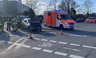 Beide Fahrzeuge waren nach dem Zusammenstoß nicht mehr fahrbereit und mussten abgeschleppt werden. - Thorsten Heß