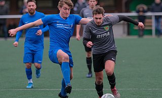 Dürfen sich am Mittwoch messen: Sennes Ole Gruner (l.). und Dornbergs Charin Huxohl freuen sich auf das Kreispokalfinale. Foto: Andreas Zobe - Foto: Andreas Zobe/NW