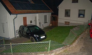 Im Lübbecker Ortsteil Gehlenbeck ist am Sonntagabend ein Fahrzeug gegen eine Hauswand gerollt. Dabei verletzte sich der Fahrer - Noah Brümmelhorst