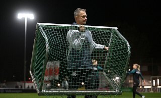 Er packt an: Bundestrainer Christian Wück blickt schon auf die EM 2025. - Marijan Murat/dpa