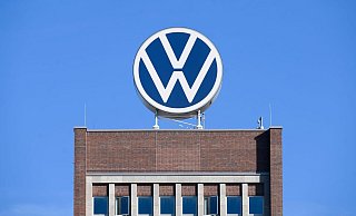 Im VW-Vorstandshochhaus übernimmt ein Neuer das Beschaffungsressort. (Archivbild) - Julian Stratenschulte/dpa