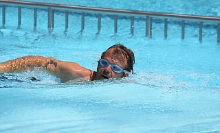 Schwimmer im Bünder Freibad - NW