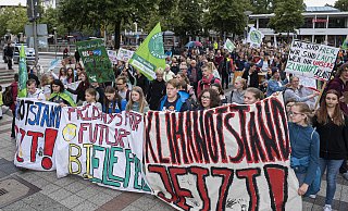 Zum Rathausvorplatz werden die Teilnehmer ziehen. - Jörg Dieckmann