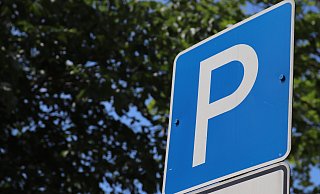 Wird das entsprechende Urteil rechtskräftig, müsste die Stadt Löhne 500 Parkplätze räumen. - Symbolfoto: Annika Könntgen