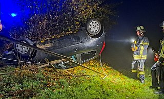 Die Feuerwehr unterstützte die Polizei während des Einsatzes. Sie leuchtete unter anderem die Unfallstelle aus. - Feuerwehr Porta