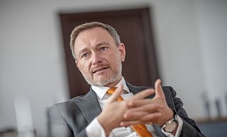 Finanzminister Christian Lindner sieht ab 2028 finanzielle Spielräume für den Verteidigungsetat. - Michael Kappeler/dpa