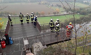 Rund 100 Einsatzkräfte waren bei der Bergung an den Hannoverschen Klippen, nahe des Skywalks, im Einsatz. - Torsten Wegener