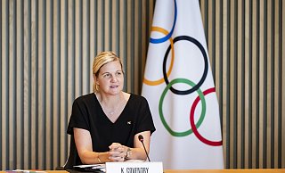 IOC-Präsidentin Kirsty Coventry will den Auswahlprozess für Olympia-Gastgeber überprüfen. - Jean-Christophe Bott/KEYSTONE/dpa