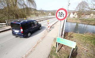 Nur noch beschränkt befahrbar: Die Nethebrücke bei Bruchhausen. - David Schellenberg