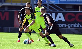 SCP-Neuzugang Chris Führich (l.) bereitete das 2:0 vor, vergab in der ersten Halbzeit jedoch zwei exzellente Einschussmöglichkeiten. - Ulrich Petzold