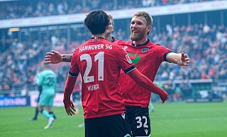 Hannover 96 feiert einen Heimsieg gegen den SC Paderborn. - Swen Pförtner/dpa